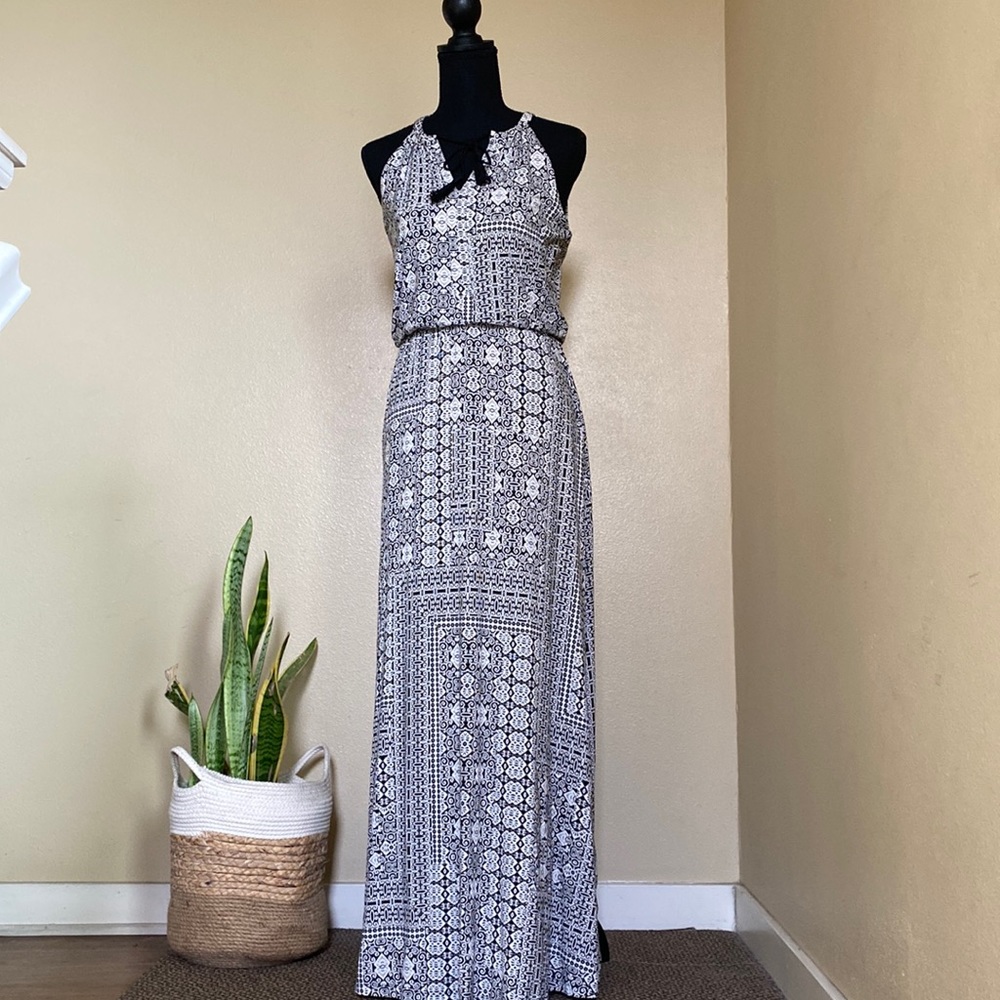 Adrienne Vittadini Size S Floor length dress